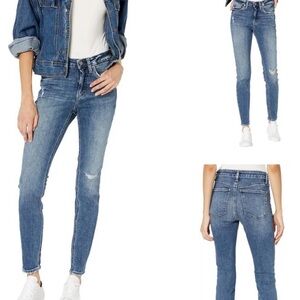SILVER JEANS Most Wanted Mid Rise Skinny Jeans. Distressed. Size 27x29 NWT